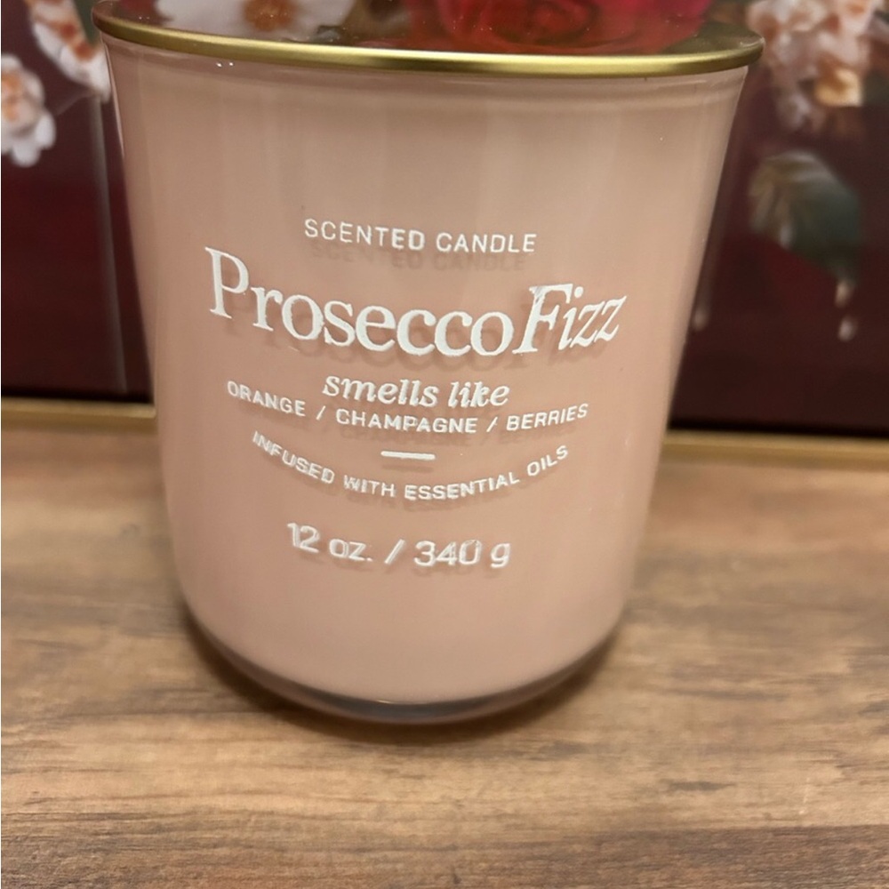 Prosecco Fizz Scented Candle - Picture 2 of 3